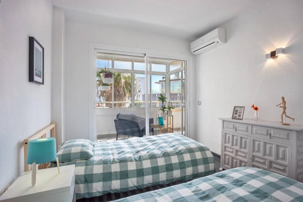 Puertosol 33 - 2 Bed Apartment, Beach Puerto Marina Бенальмадена Экстерьер фото