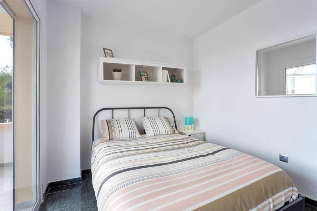 Puertosol 33 - 2 Bed Apartment, Beach Puerto Marina Бенальмадена Экстерьер фото